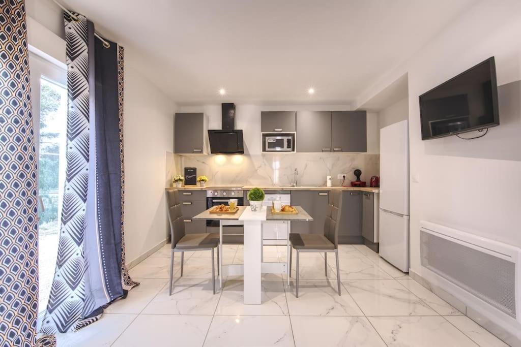 Appt P2 De 1 A 6 Pers A Rognac Apartment Exterior photo